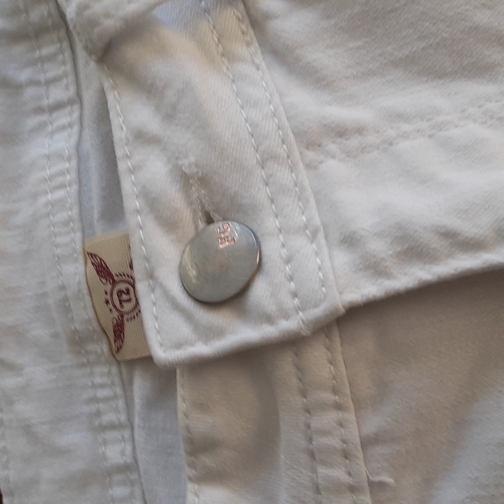 Faded Glory Womens White Bermuda Shorts - Picture 3 of 8